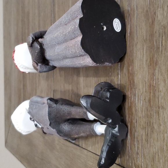 Gothic Skeleton Couple Figurine Set - Picture 9 of 13